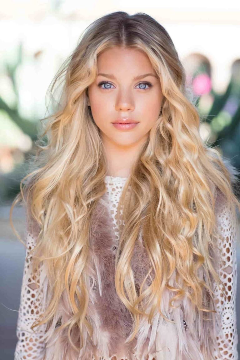 Kaylyn Slevin Actress Age Biography Movies Net Worth Lifestyle